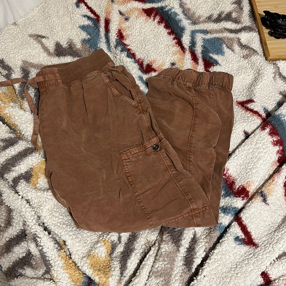 Aerie loose fit cargo joggers